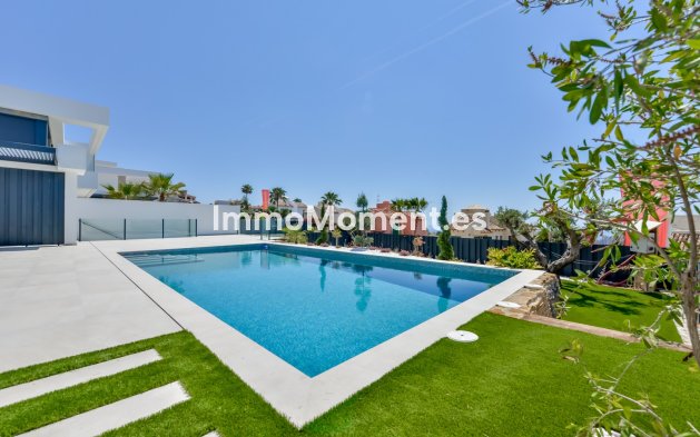 Obra nueva - Villa independiente - Finestrat