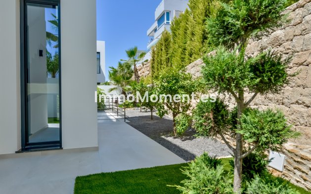 Obra nueva - Villa independiente - Finestrat
