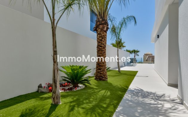 Obra nueva - Villa independiente - Finestrat