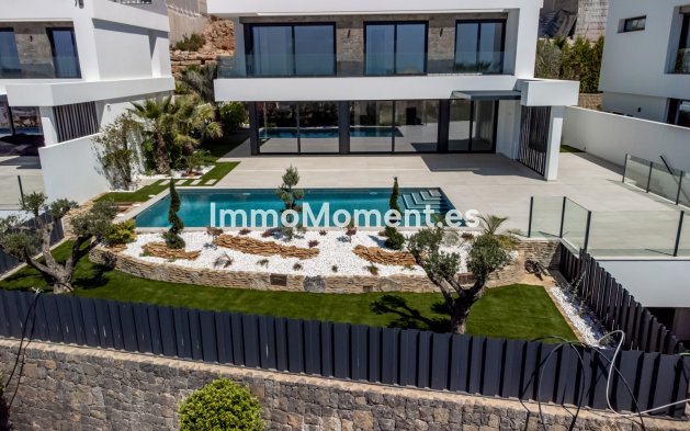 Obra nueva - Villa independiente - Finestrat