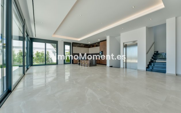 Obra nueva - Villa independiente - Finestrat