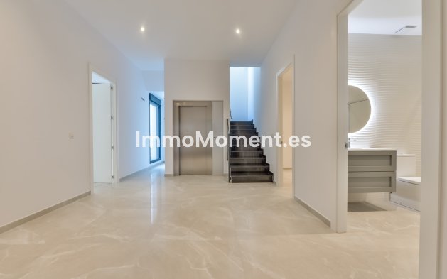 Obra nueva - Villa independiente - Finestrat