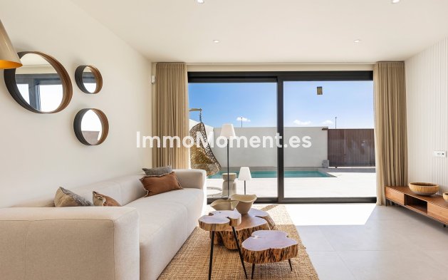 Obra nueva - Villa independiente - Los Alcázares