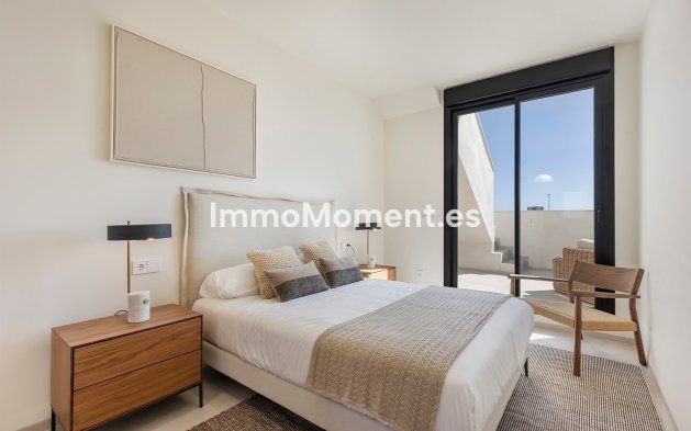 Obra nueva - Villa independiente - Los Alcázares