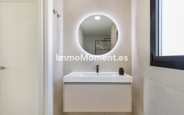 Obra nueva - Villa independiente - Los Alcázares