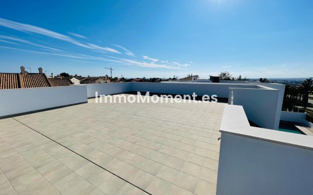 Obra nueva - Villa independiente - Torrevieja