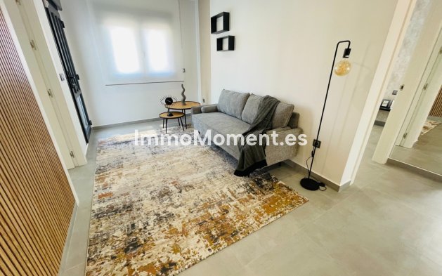 Obra nueva - Villa independiente - Torrevieja