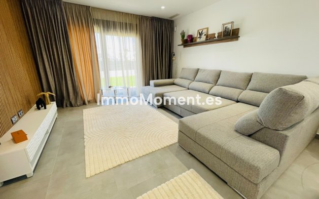 Obra nueva - Villa independiente - Torrevieja