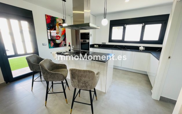 Obra nueva - Villa independiente - Torrevieja