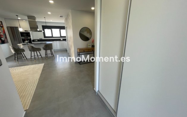 Obra nueva - Villa independiente - Torrevieja