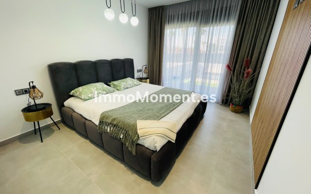 Obra nueva - Villa independiente - Torrevieja