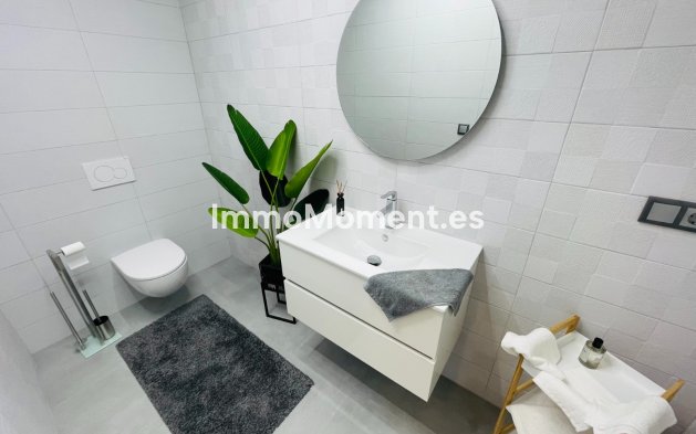 Obra nueva - Villa independiente - Torrevieja
