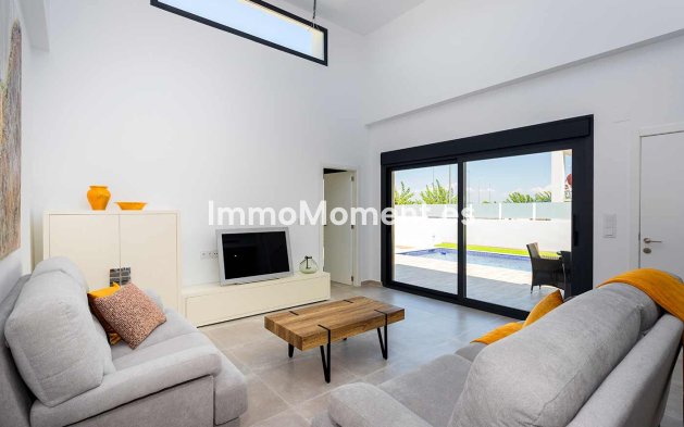 Obra nueva - Villa independiente - Daya Nueva