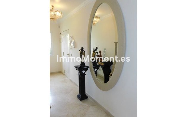 Resale - Apartment - Marbella - Guadalmina Alta