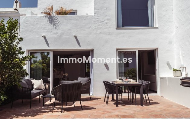 Resale - Townhouse - Marbella - Nueva Andalucía