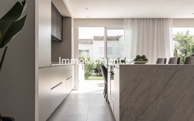 Resale - Townhouse - Marbella - Nueva Andalucía