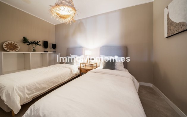 Resale - Apartment - Marbella - Nueva Andalucía