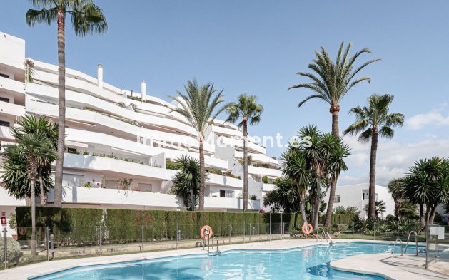 Resale - Apartment - Marbella - Nueva Andalucía
