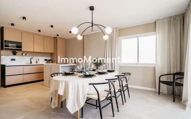 Resale - Apartment - Marbella - Nueva Andalucía