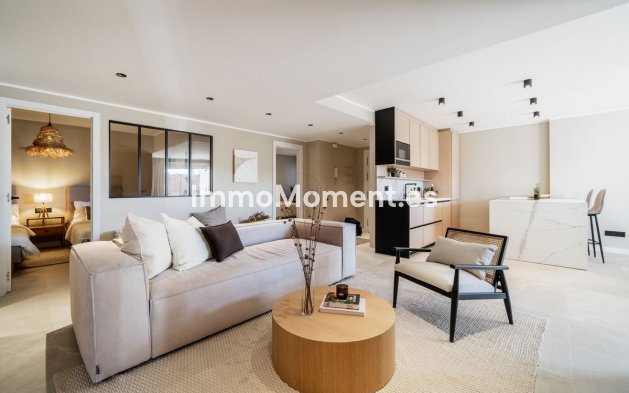 Resale - Apartment - Marbella - Nueva Andalucía