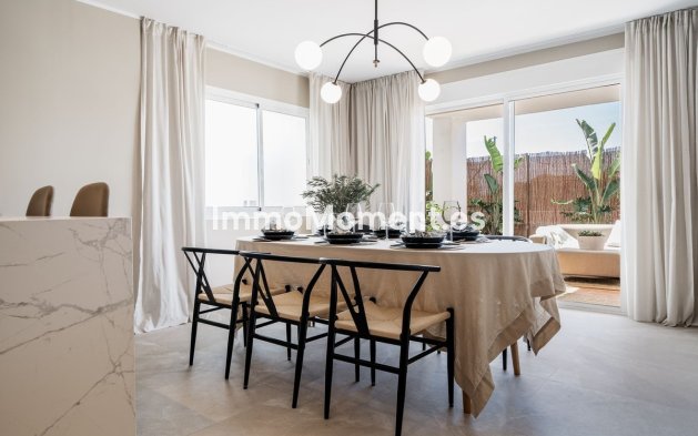 Resale - Apartment - Marbella - Nueva Andalucía