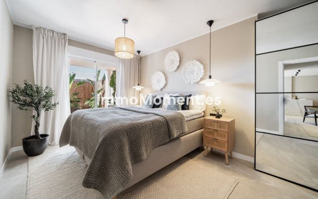 Resale - Apartment - Marbella - Nueva Andalucía