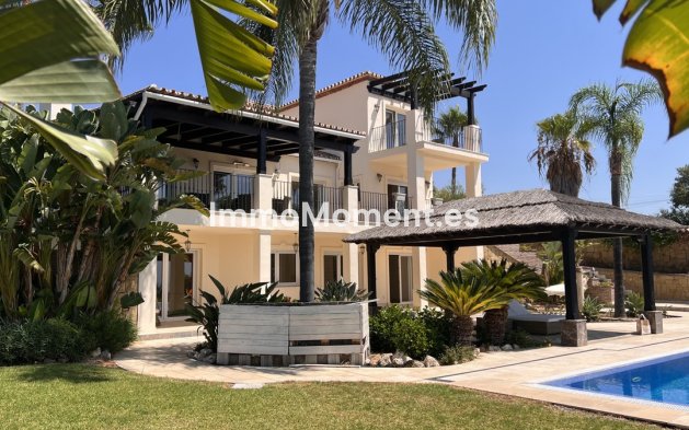 Wiederverkauf - Freistehende Villa - Estepona Ost - Estepona