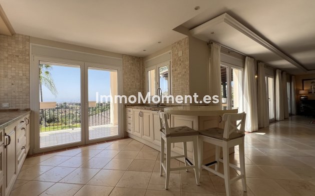 Wiederverkauf - Freistehende Villa - Estepona Ost - Estepona