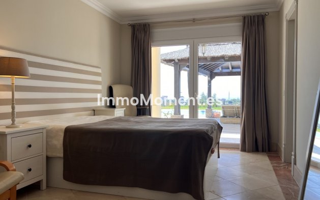 Wiederverkauf - Freistehende Villa - Estepona Ost - Estepona