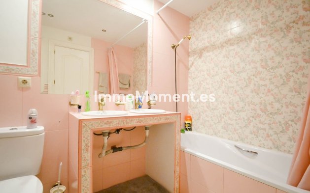 Revente - Appartement - Estepona  - Atalaya