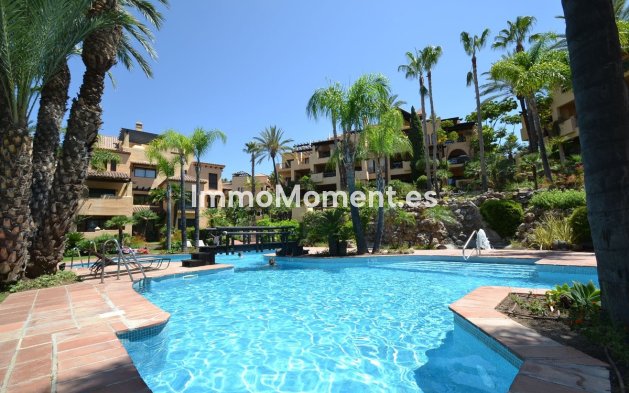 Revente - Appartement - Estepona  - Atalaya