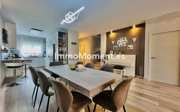 Resale - Townhouse - Estepona - Estepona Centro