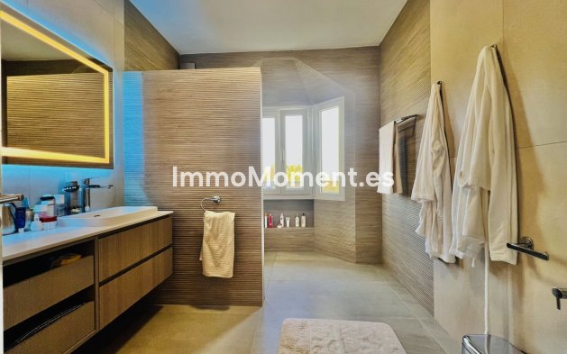 Resale - Townhouse - Estepona - Estepona Centro