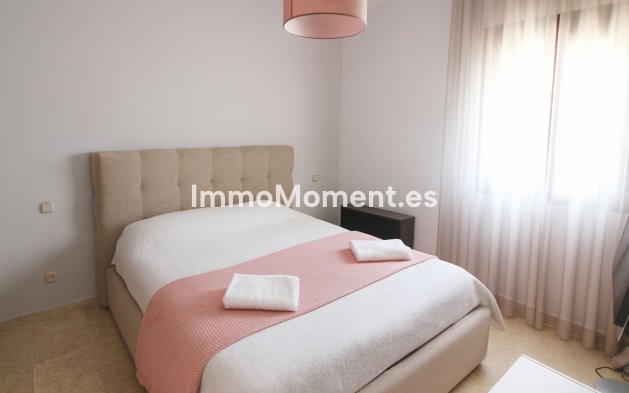 Resale - Villa - El Paraiso - New Golden Mile