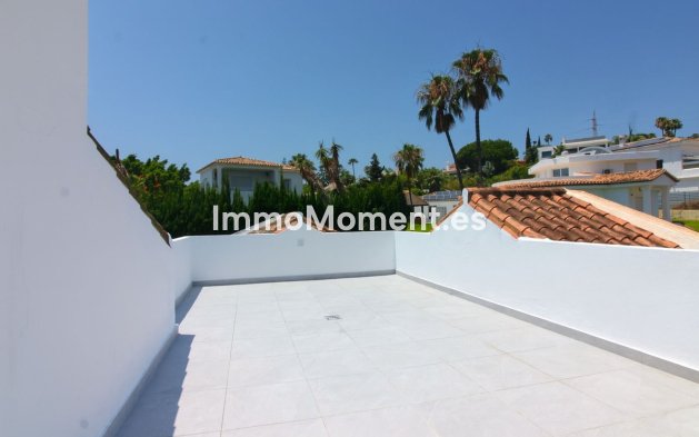 Resale - Villa - El Paraiso - New Golden Mile