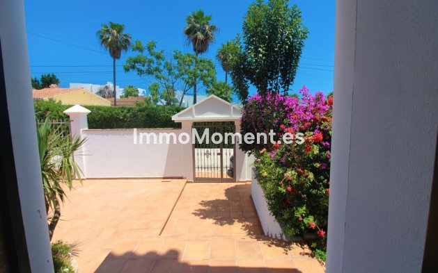 Resale - Villa - El Paraiso - New Golden Mile