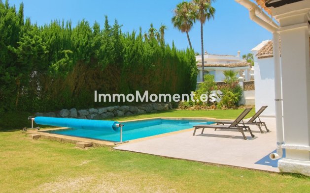 Resale - Villa - El Paraiso - New Golden Mile