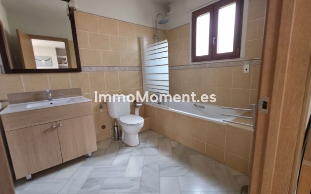 Bestaande woning - Villa - Estepona  - Atalaya