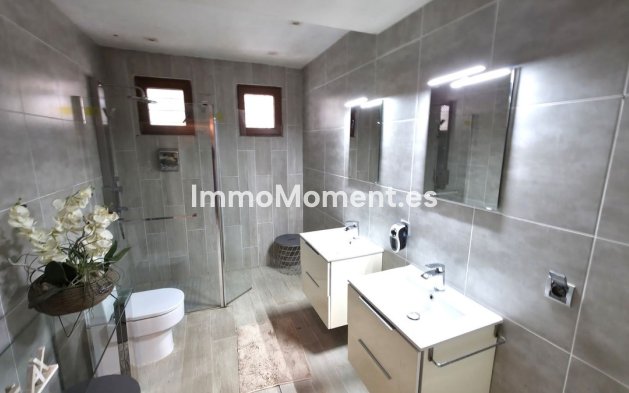 Bestaande woning - Villa - Estepona  - Atalaya