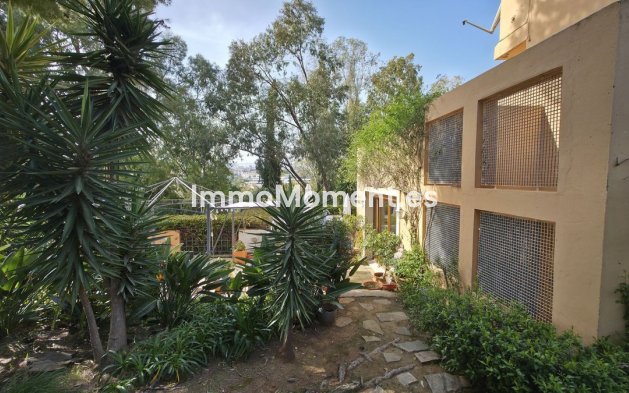 Bestaande woning - Villa - Estepona  - Atalaya