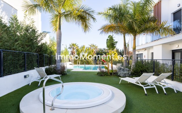 Revente - Maison mitoyenne - Estepona  - Estepona Centro