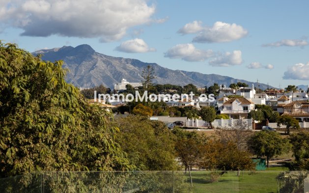 Revente - Maison mitoyenne - Estepona  - Estepona Centro