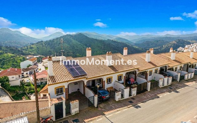 Resale - Villa - Inland  - Almogía