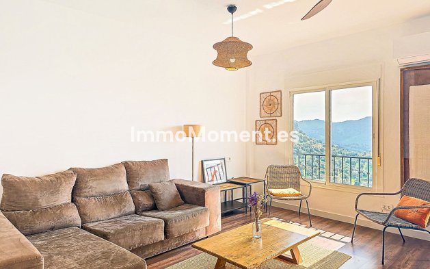 Resale - Villa - Inland  - Almogía