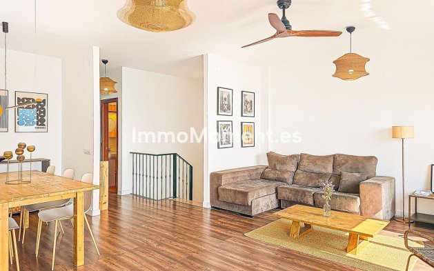 Resale - Villa - Inland  - Almogía