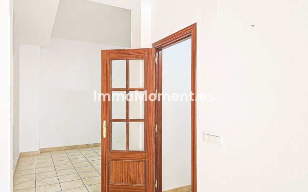 Resale - Villa - Inland  - Almogía