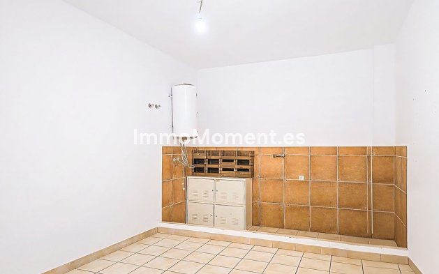 Resale - Villa - Inland  - Almogía