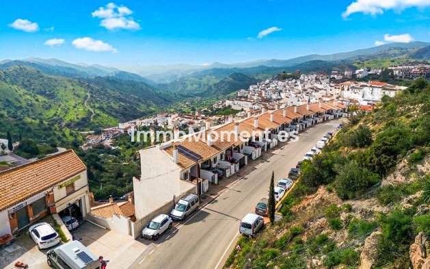 Resale - Villa - Inland  - Almogía