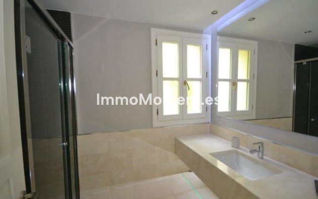 Reventa - Villa - Marbella - Guadalmina Baja