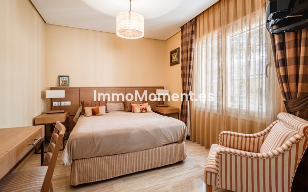 Resale - Villa - Estepona - New Golden Mile